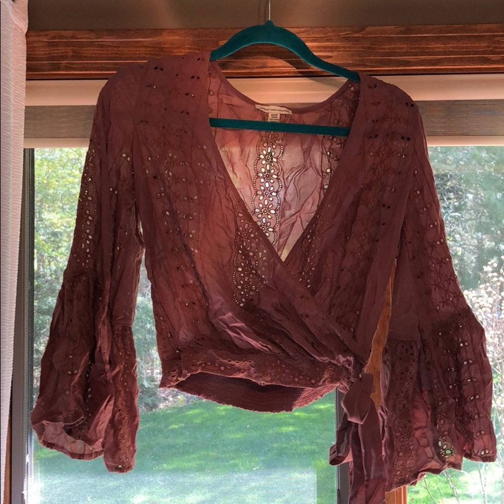 bell sleeve shirt